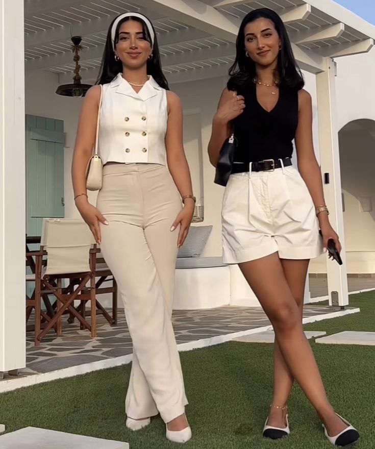 Hourglass Outfits Summer, Black Women Spring Outfits, Soft Feminine Outfits Casual, Outfits Black Women Spring, Spring Outfits Black Women, Spring Outfits Black, Yacht Vacation, Elegant Summer Outfits, Cute Professional Outfits