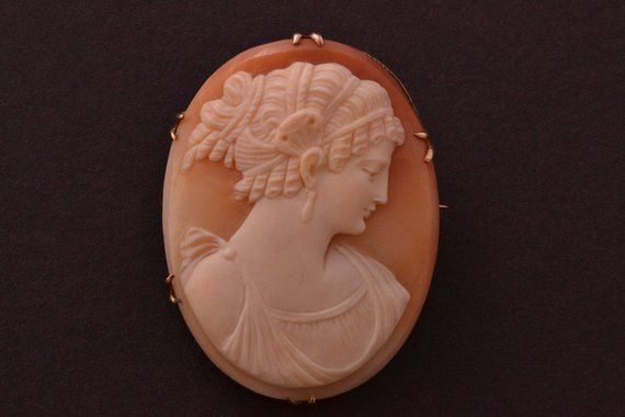 9ct Gold Victorian Cameo Brooch (802k) Classic Cameo Brooches For Wedding, Elegant Carved Gold Brooches, Carved Oval Brooch For Formal Wear, Carved Oval Brooch For Formal Occasions, Carved Oval Brooches For Formal Wear, Elegant Carved Brooches For Gifts, Elegant Intaglio Brooches For Gifts, Elegant Formal Brooch With Intaglio Detail, Elegant Intaglio Brooch For Formal Occasions