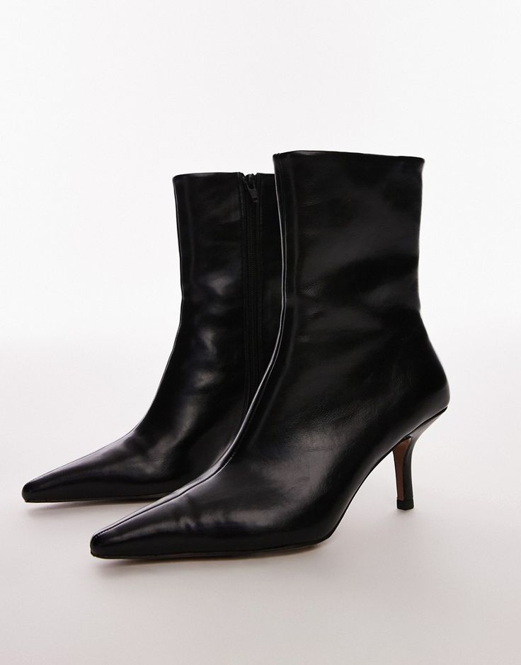 Shoes by Topshop This is Topshop Plain design Side zip closure Pointed toe Mid point heel Pointy Toe Kitten Heel Boots, Pointed Toe Ankle Boots, Pointed Black Ankle Boots, Point Toe Boots, Soft Dramatic Shoes, Black Heeled Boots, City Break Outfit, Pointed Boots, Baskets Adidas