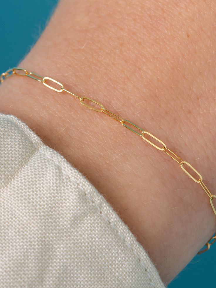 We can’t get enough of the paperclip trend! Our extra-small link style introduces a dainty new chain to your collection, and is our smallest size available from our Paperclip Collection. Mix and match with different sizes and pieces from the collection for especially on-trend stack. Layer Bracelets, Everyday Bracelet, Everyday Luxury, Initial Jewelry, Layered Jewelry, Delicate Jewelry, Timeless Jewelry, Everyday Luxuries, Accessories Jewelry Earrings