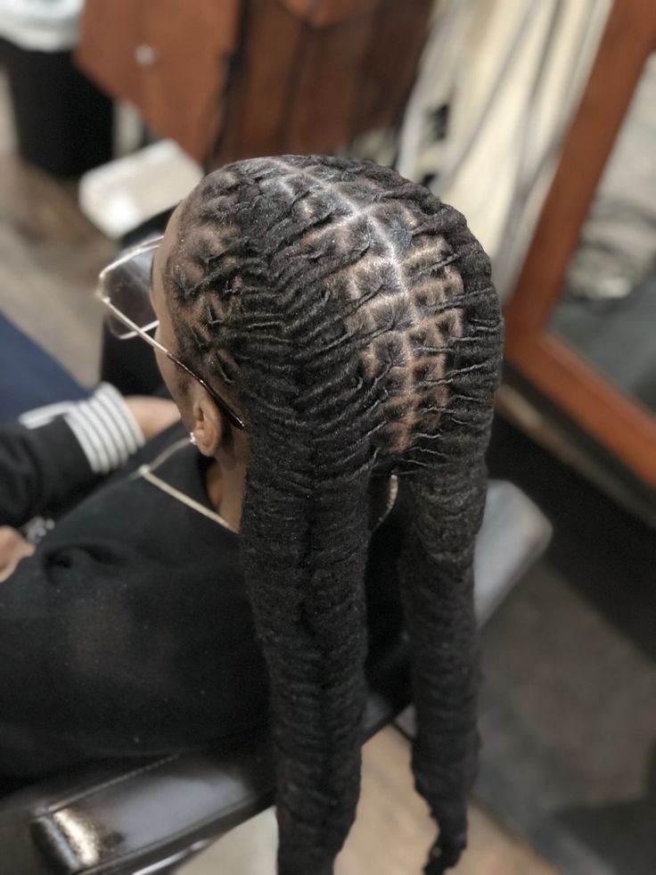 Locs Fishtail Braid, Loc Fishtail Braid, Fish Tail Locs, Fishtail Braid Locs, Fishtail Braid On Locs, Fishtail Locs, Fishtail Loc Styles, Men Dread Styles, Braid Locs