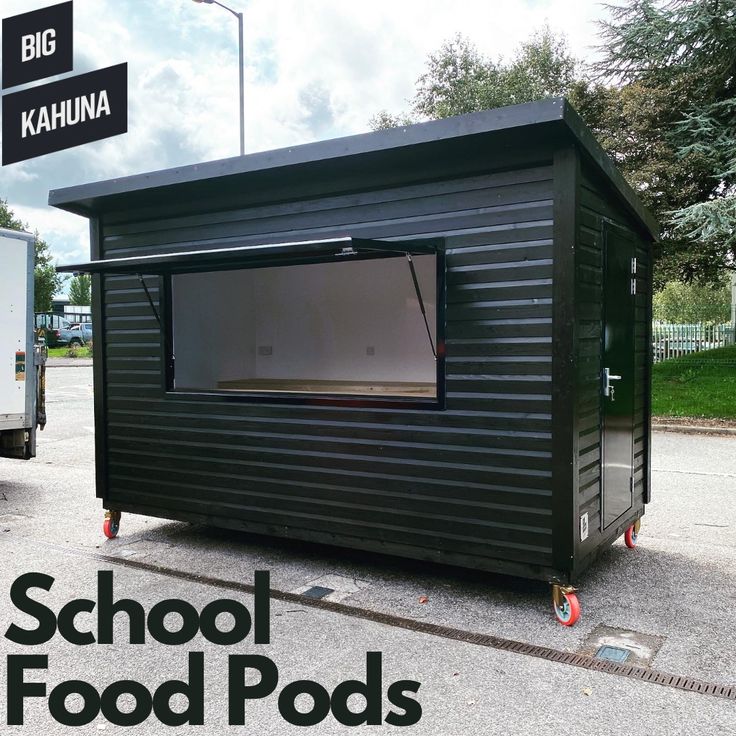 Food kiosk in black for school Electric Ideas, Food Stall Design, Street Food Design, Bbq Hut, Food Counter, Metal Building Designs, Steel Counter, Mobile Coffee Shop, Container Restaurant