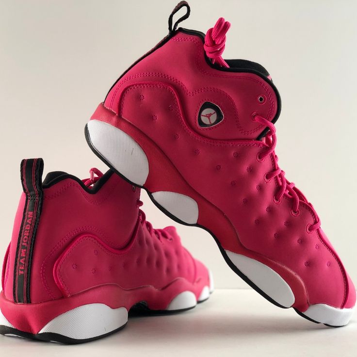 Jordan Jumpman Team Ii Gs Rush Pink/Black Condition: New With 1/2 Box. Box Top Is Missing Color - Rush Pink/Rush Pink-Black-Rose Intense Material - Fully Leather Size: Youth 9 A Throwback Jordan Team Shoe Based On The Aj 13, Originally Built For The Court. But This Version Is Perfect For Off-Court Wear Too. Pricing Won’t Be Discussed In Comments, Please Use Offer Button If Interested. No Trades. Jordan 11 Bred, Tan Sneakers, Jordan Retro 11, Nike Air Jordan 5, Jordan 9 Retro, Retro 11, Color Rush, Box Top, Toddler Boy Shoes