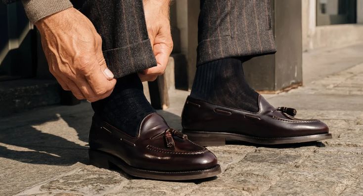 Check out our ultimate guide to tassel loafers, including our pick of the best men's tassel loafers to buy in 2022. Brown Tassel Loafers Men Outfit, Alden Tassel Loafers, Tassel Loafers Men Outfit, Men’s Loafers Outfit, Loafer Outfit Men, 70s Fashion Mens, Tassel Loafers Men, Loafers Outfits, Loafers Men Outfit