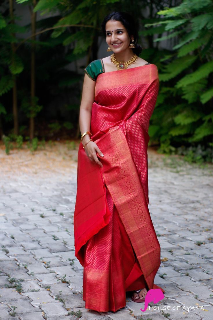 Indian Wedding Reception Outfits, Saree Kanjivaram, Simple Saree Designs, Cotton Saree Designs, Simple Kurta Designs, Sari Blouse Designs, Indian Saree Blouses Designs, Simple Sarees, Indian Fashion Saree