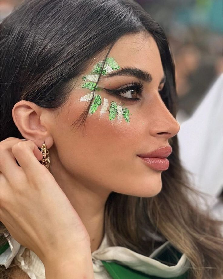 Spirit Day Makeup Homecoming, Dance Face Paint, Green Glitter Makeup Festival, Spirit Face Paint Football, Football Makeup Ideas, Face Paint For Football Games, Pep Rally Face Paint, Football Game Makeup, Color Guard Makeup