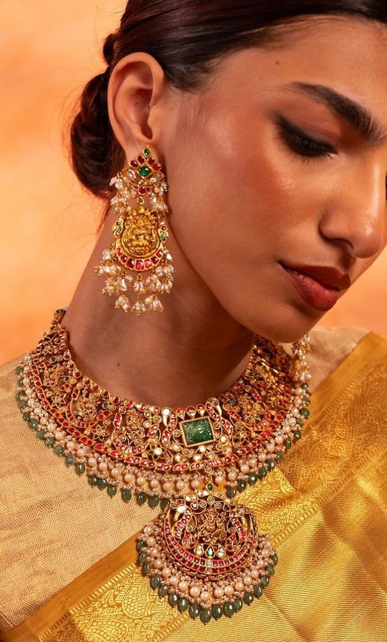 Gold Sets Jewelry, Gold Sets Jewelry Indian Design, Navrathan Jewellers, Crochet With Wire, Elven Tree, Kundan Jewellery Bridal, Indian Wedding Jewelry Sets, Neck Pieces Jewelry, Antique Necklaces Design