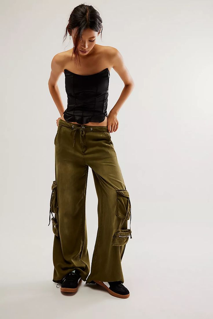 SER.O.YA Peggy Cargo Pants | Free People Tube Top With Cargo Pants, Dance Fits, Rocker Chic Style, String Pocket, Wearing All Black, Festive Collection, Green Fits, Rocker Chic, Boho Pants