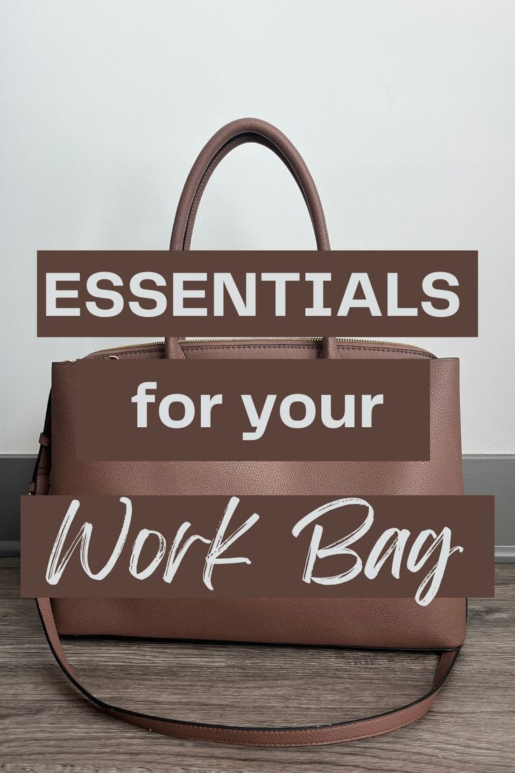 Work bag essentials for your office, work from home, or a coffee shop day. Here are the things to pack in your work bag. Office Bag Essentials, Blog Pictures Ideas, Purse Essentials List, Work Bag Essentials, Office Purse, Me Bag, Work Travel Bag, Things To Pack, Everyday Bag Essentials