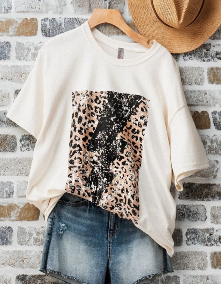 LEOPARD OVERSIZED T-SHIRT 100% COTTON Boutique Inspiration, Oversized Tee Shirt, Shirt Tucked In, Crew Neck Tshirt, Affordable Fashion Women, White Leopard, Oversized Top, Feminine Design, Oversized T Shirt