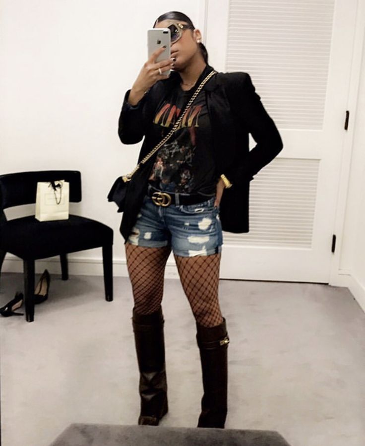 Beyonce Concert Outfit, Cute Concert Outfits, Concert Attire, Look Rock, Classy Casual Outfits, Cute Swag Outfits, People People, People Standing, Baddie Outfits Casual