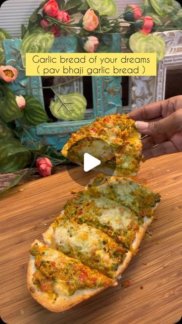 For_kandknife on Instagram: "Pav Bhaji Garlic Bread
 1/2 tbsp oil 2 tbsp butter 1/2 inch ginger, chopped 3 cloves garlic, chopped 2 green chilies 1 onion, chopped 1 green bell pepper, chopped 2 tomatoes, chopped 1 1/2 tbsp pav bhaji masala 1/4 turmeric powder 1 tsp Kashmiri red chili powder 1/2 cup water 1.5 tbsp cream cheese 1/2 tsp pav bhaji masala 1/4 cup fresh cilantro, chopped

garlic-butter mixture : 2 tbsp butter melted 1 tsp pav bhaji masala 2 cloves garlic, chopped

to assemble: 1 French loaf bread or garlic bread split in half spread masala on both sides. top with cheddar cheese on each side.
Bake in a pre heated oven till it’s done .
Cut into slices and enjoy !!!!

#holidayseason #fusionfood #garlicbreadrecipe #pavbhaji #thanksgiving #winter #foodforfoodies #quickpartysnack #ins French Loaf Bread, Quick Party Snacks, French Loaf, Pav Bhaji Masala, Garlic Bread Recipe, Pav Bhaji, Green Bell Pepper, Red Chili Powder, Turmeric Powder