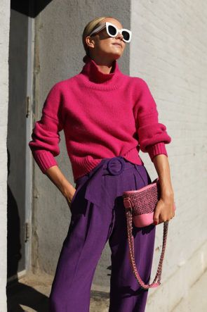 Pink Purple Outfit Style, Fall Colorfull Outfits, Fun Outfits For Women Colorful, Pink Colorblock Outfit, Block Color Outfits, Winter Colour Outfits, Office Outfits Women Colorful, Pink And Purple Outfit Ideas, Purple Style Outfit