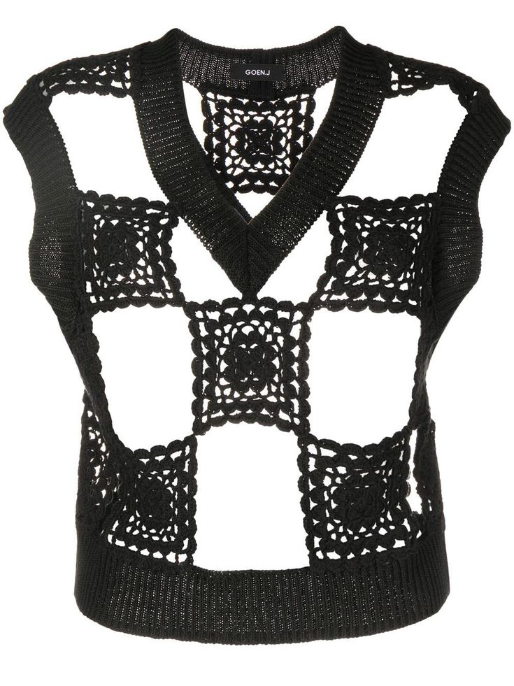 black/white cotton knitted construction crochet design V-neck sleeveless Masculine Crochet, Construction Crochet, Black Knitted Vest, Maker Space, Mode Crochet, Knitted Vest, Thick Yarn, Square Crochet, Crochet Design