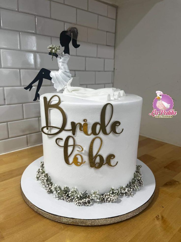 Bride Cake, Brides Cake, Topper Cake, Bridal Shower Theme, Bride To Be, Wedding Invitation Templates, Cake Toppers, Wedding Cakes, Bridal Shower