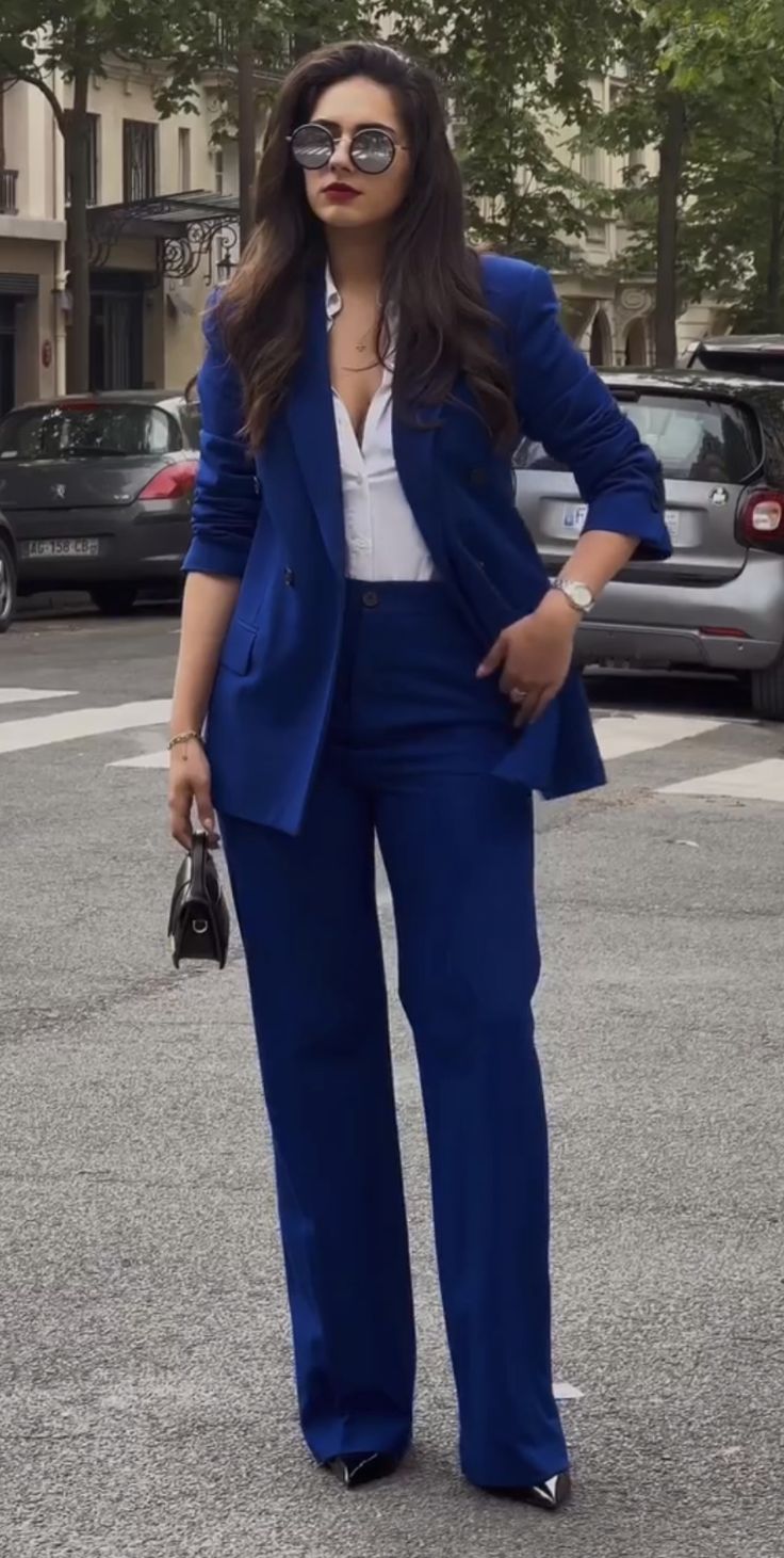 Festival Outfits Spring, Blue Blazer Outfits For Women, Summer Outfits Festival, Electric Blue Suit, Summer Outfit 2023, Graduation Suit, Cold Spring Outfit, Formal Suits For Women, Rainy Day Outfit For Spring