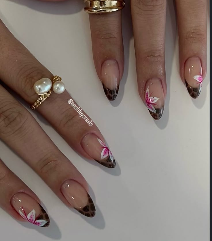 Brown Fresh Tip Nails, Vintage Nail Inspiration, Cute Simple Vacation Nails, Nyc Aesthetic Nails, Artsy French Tip Nails, Spain Summer Nails, Maximalist Almond Nails, Animal Print French Nails, Nail Inspo No Charms