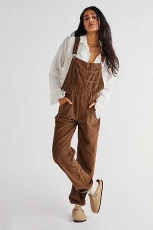 Ziggy Overalls, Cord Overalls, Brown Overalls, Overalls Outfit, Corduroy Overalls, Burnt Orange Dress, Denim Overalls, Work Outfits, White Sweatshirt