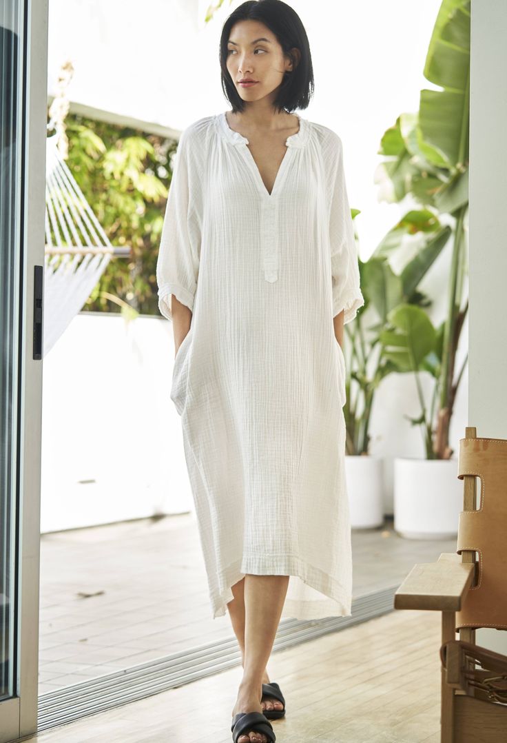 Tunic - White Gauze Dress With Pockets White Gauze Dress, Easy Wear Dresses, Double Gauze Fabric, Gauze Dress, By The Ocean, Gauze Fabric, Simple Shirts, Dress Cotton, Double Gauze