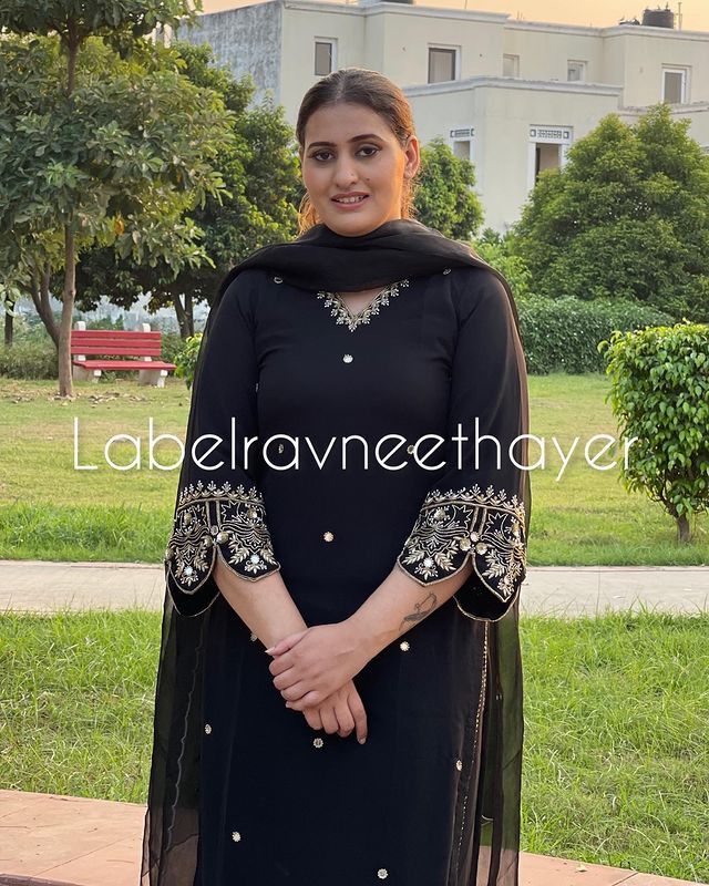 Black Punjabi Suit Simple, Black Suit Embroidery Designs, Black Suit For Women Indian, Black Punjabi Suit, Work Suits For Women, Designer Suits For Wedding, Heavy Suit, Simple Indian Suits, Fancy Dress Material