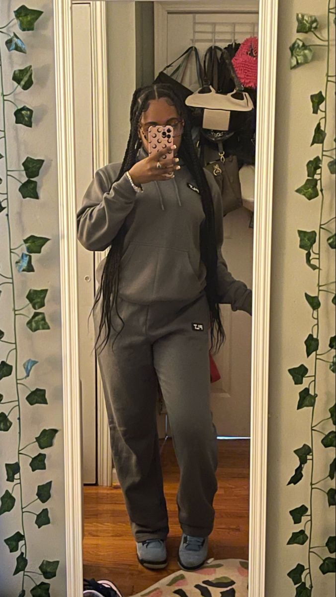 Plt Grey Tracksuit, Plt Hoodie Outfit, Plt Tracksuit Outfit Ideas, Essentials Hoodie Outfit Black Women, Plt Sweatsuit Outfit, Plt Set Outfit Black Women, University 4s Outfit, Pretty Little Thing Sweatpants Outfit, Pretty Little Thing Outfits Sweatpants