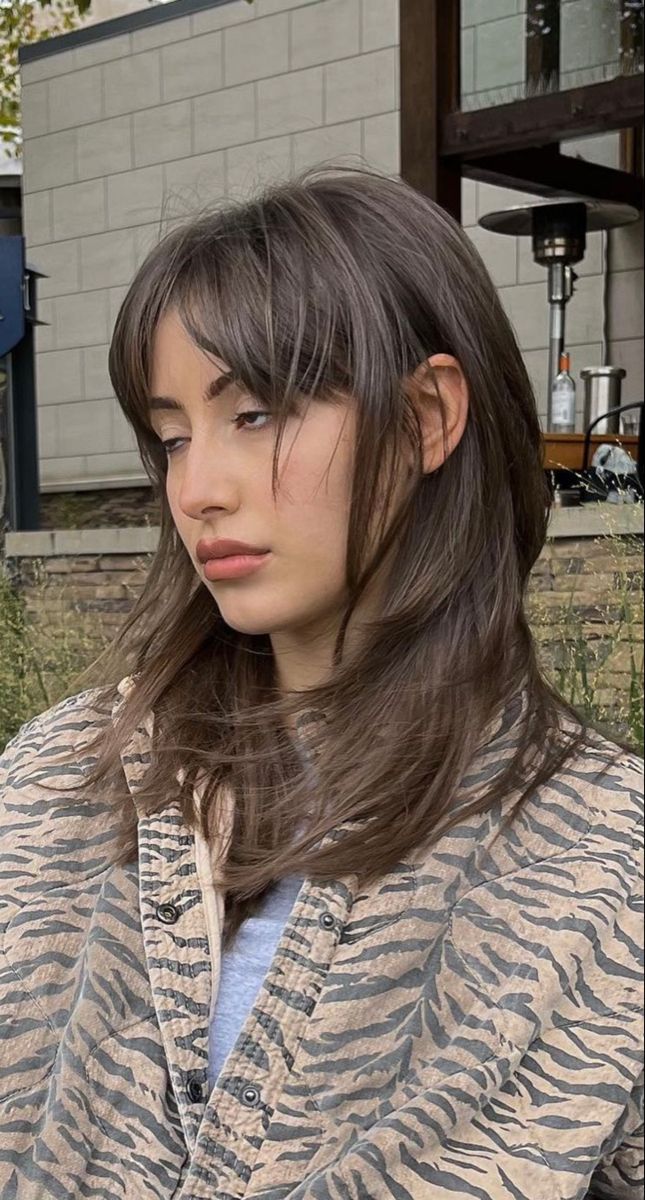 Mid Hair Bangs, Mid Length Shaggy Hair, Mid Length Long Layers, Wolf Cut With Bangs Medium Hair, Brown Shaggy Hair, Shaggy Haircuts Straight Hair, Shaggy Mid Length Hair, Shag Straight Hair, Shaggy Haircut With Bangs