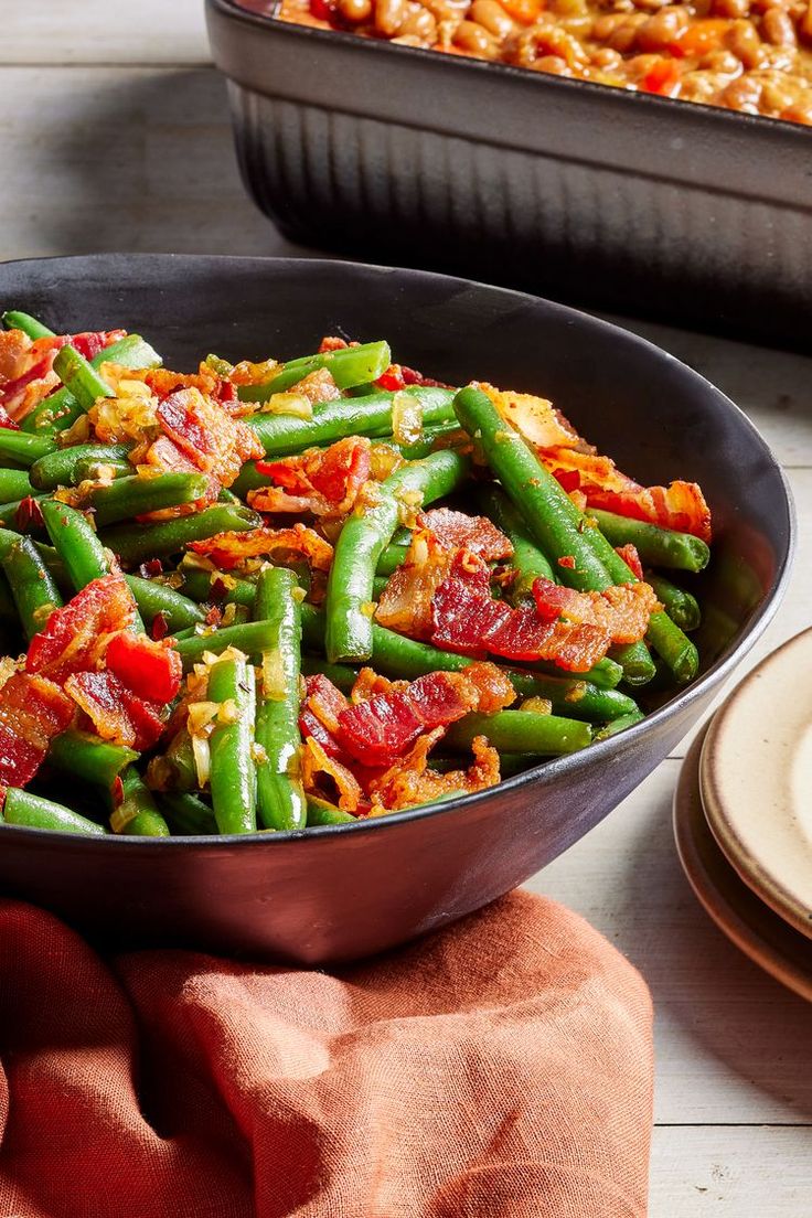 Soy Sauce Green Beans, Pesto Recipes, Veggie Casserole, Vegan Side Dishes, Vegan Sides, Green Bean Recipes, Pesto Recipe, Crumbled Bacon, Crispy Bacon