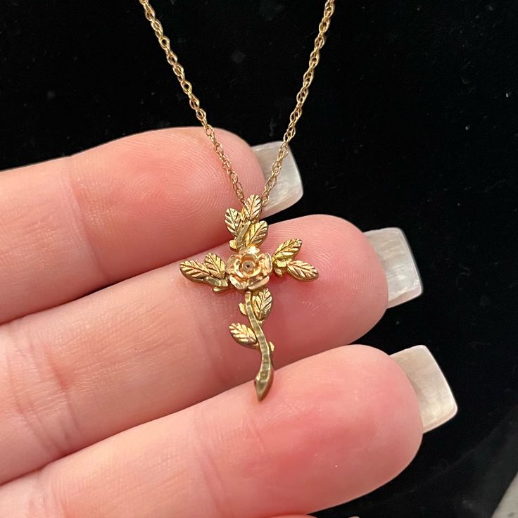 Good Condition. 10kt Gold. Very Detailed Pendant. Comes With Small Box. 14k Gold Rose Design Flower Pendant Jewelry, 14k Gold Jewelry With Rose Design Flower Pendant, 14k Gold Flower Pendant With Rose Design, Fine Jewelry In Rose 14k Gold, 14k Gold Rose Gold Jewelry With Hallmark, 14k Gold Rose-colored Jewelry With Rose Design, 14k Gold Rose Jewelry With Rose Design, 14k Rose Gold Jewelry With Rose Design, Dainty Yellow Gold Rose Design Jewelry