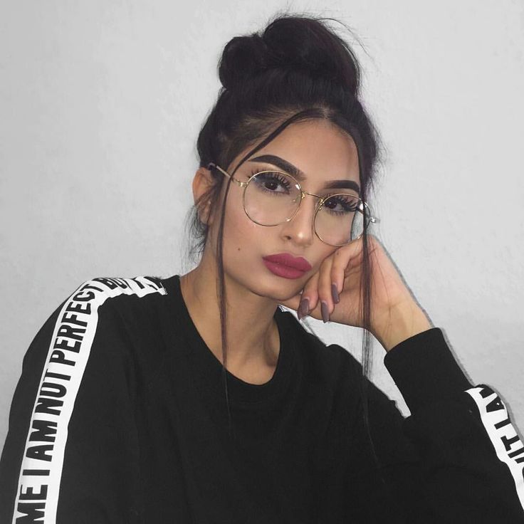 Khelan Mh, Glasses Frames Trendy, Round Lens Sunglasses, Cat Eye Colors, Round Prescription Glasses, Blonde Hair Brown Eyes, Glasses Trends, Metal Frame Glasses, Glasses Makeup