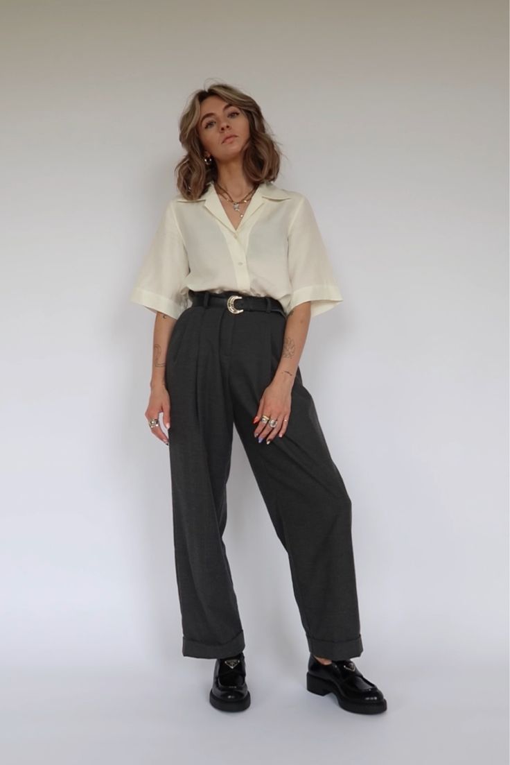 80s Business Woman Aesthetic, Architect Work Outfit, Business Casual With Doc Martens, Size 4 Outfits Women, Science Museum Outfit, Alt Business Casual Outfits, Officecore Fashion, Cool Business Casual Outfits, First Job Outfits