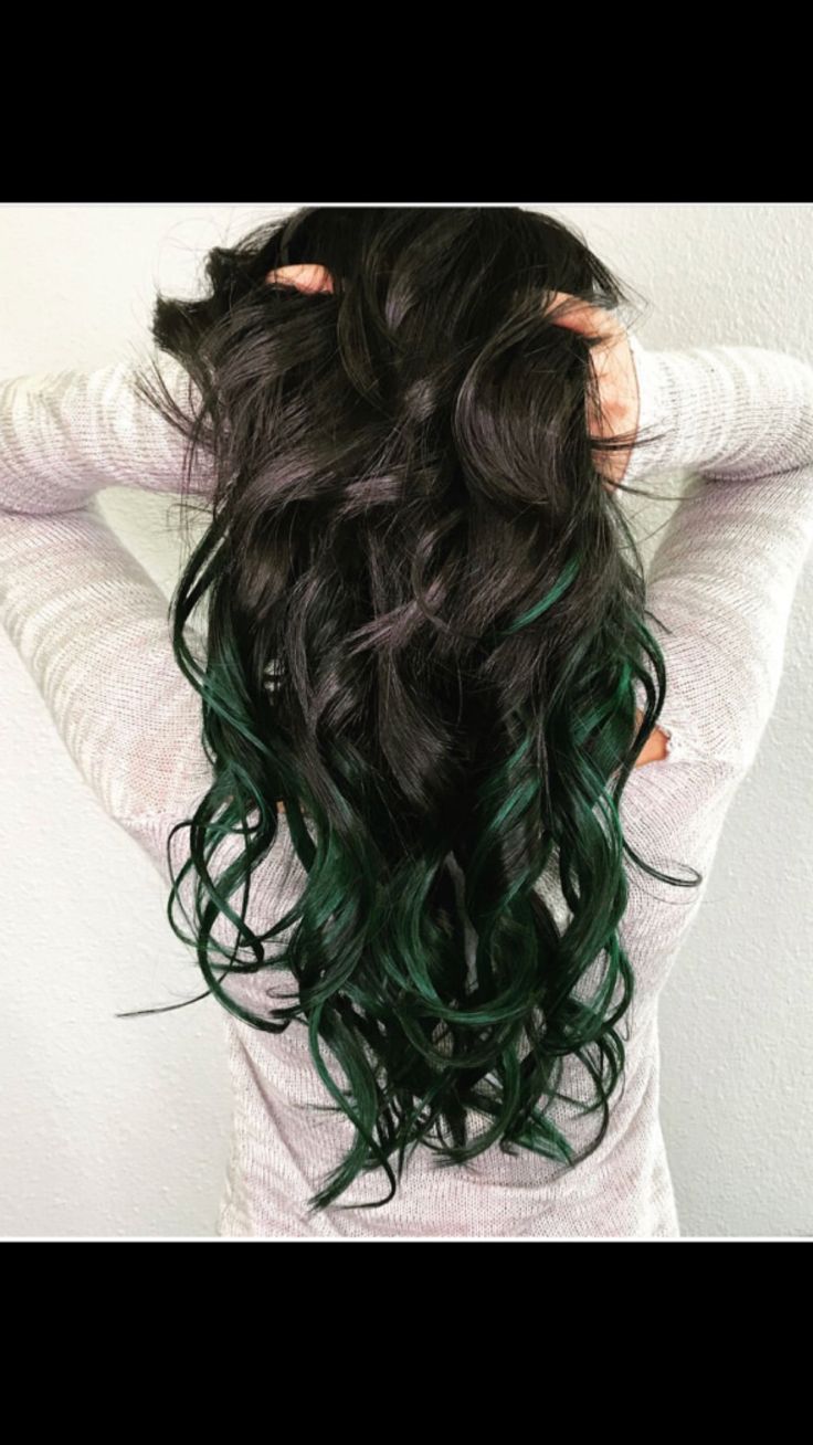 Blue And Green Highlights In Blonde Hair, Green Extensions Hair, Dark Green Ombre Hair, Brown Hair With Green Highlights, Hunter Green Hair, Green And Black Hair, Green Hair Ombre, Hair Wishlist, Green Hair Extensions