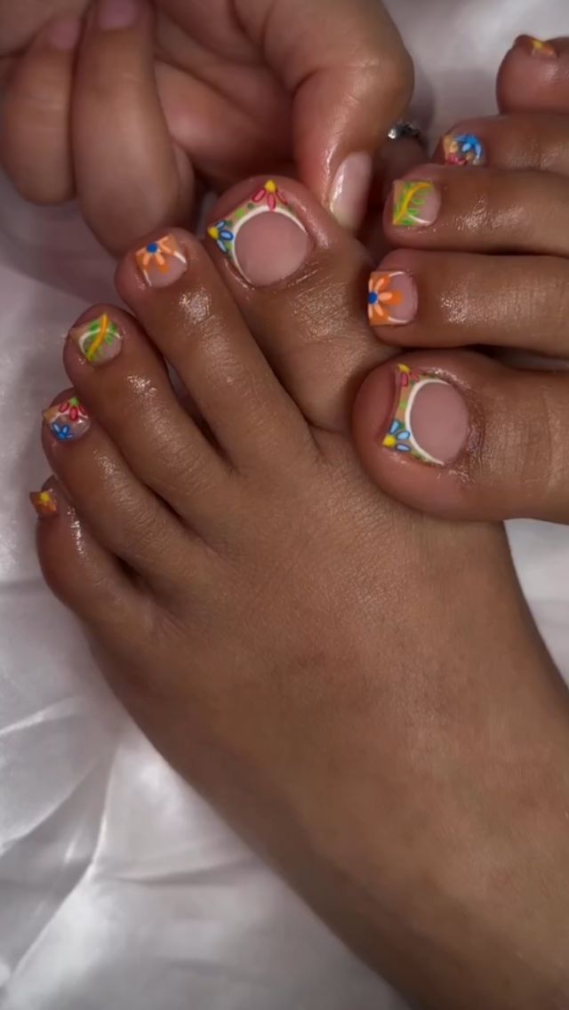 Vacation Nails And Toes, Matte Toes, Gel Toe Nails Ideas, Cute Toe Nails Designs, Big Toe Design, Toe Polish Ideas, Toes Nails Designs, Flower Toe Nails, Pedicure Design