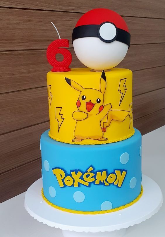 Idee torta di Compleanno Pokemon Pokemon Birthday Cake Ideas, Pokemon Theme Cake, Pokemon Birthday Party Cake, Pokémon Birthday Ideas, Bolo Pikachu, Bolo Pokemon, Pokemon Party Decorations, 4de Verjaardag, Pokemon Themed Party