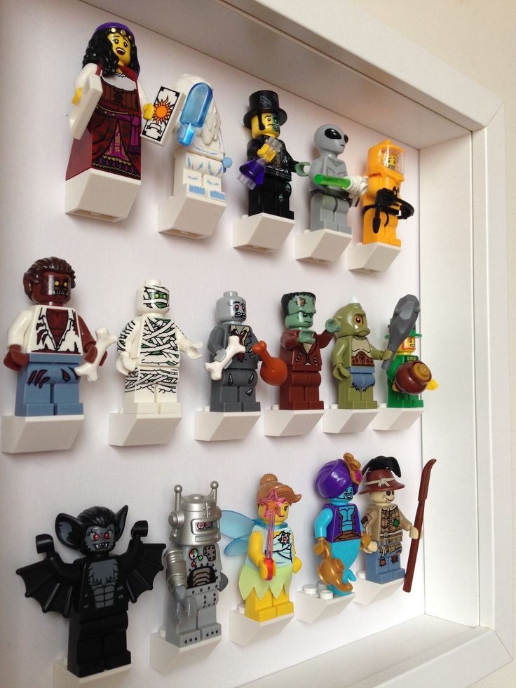 Custom Lego Minifigures small frame display - Lego Minifigures Display Lego Organizer, Table Lego, Decoracion Star Wars, Lego Storage Organization, Lego Minifigure Display, Lego Frame, Lego Bedroom, Lego Organization, Lego Display