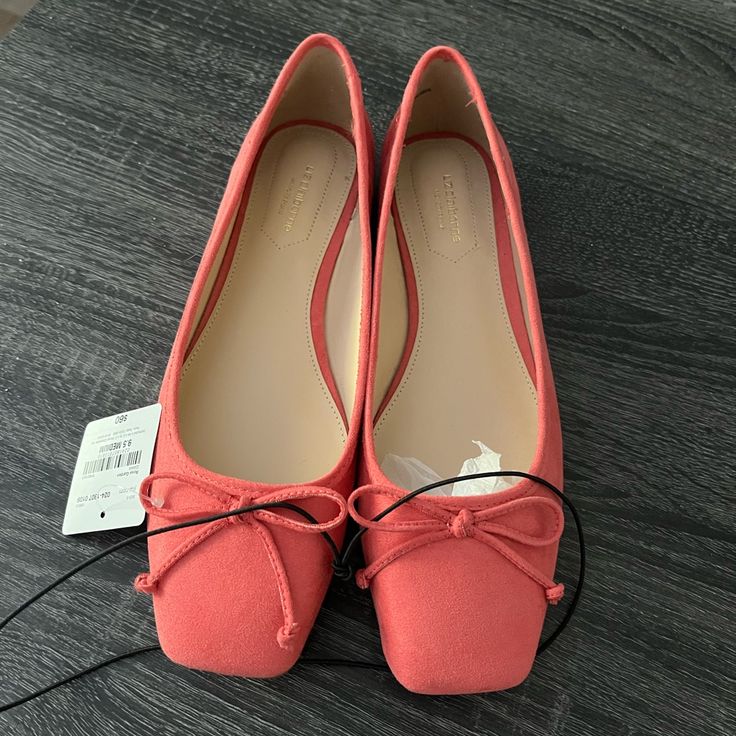 Brand New Peach/Rose Colored Ballet Flats. Never Worn. Pink Round Toe Flats For Spring, Spring Pink Flats, Pink Almond Toe Flats With Medium Width, Pink Almond Toe Flats Medium Width, Chic Pink Flats With Low Heel, Pink Medium Width Closed Toe Flats, Feminine Pink Flats For Spring, Chic Pink Low Heel Flats, Pink Flats For Spring Party