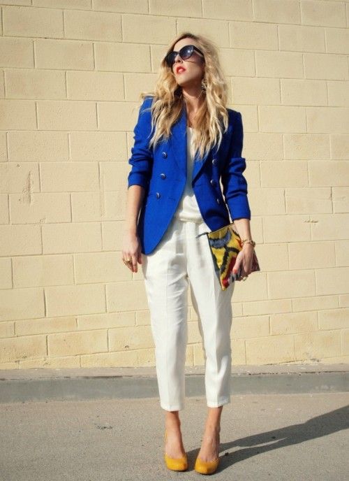 love the royal blue blazer Blue Blazer Outfits For Women, Cobalt Blazer, Blue Blazer Outfit, Royal Blue Outfits, Royal Blue Jacket, Royal Blue Blazers, White Pants Outfit, Jacket Outfit Women, Blazer Outfits For Women