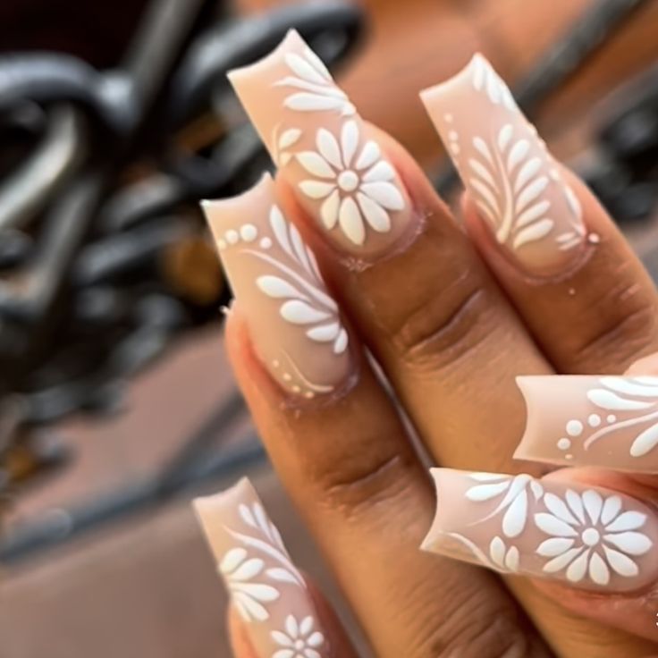 White Talavera Nails, White Flower Nails Design, Mexican Nail Designs Ideas, Mexican Inspo Nails, Mexican Wedding Nails, Tequila Nails Design, Flower Wedding Nails, Nails Acrylic Western, Mexican Theme Nails