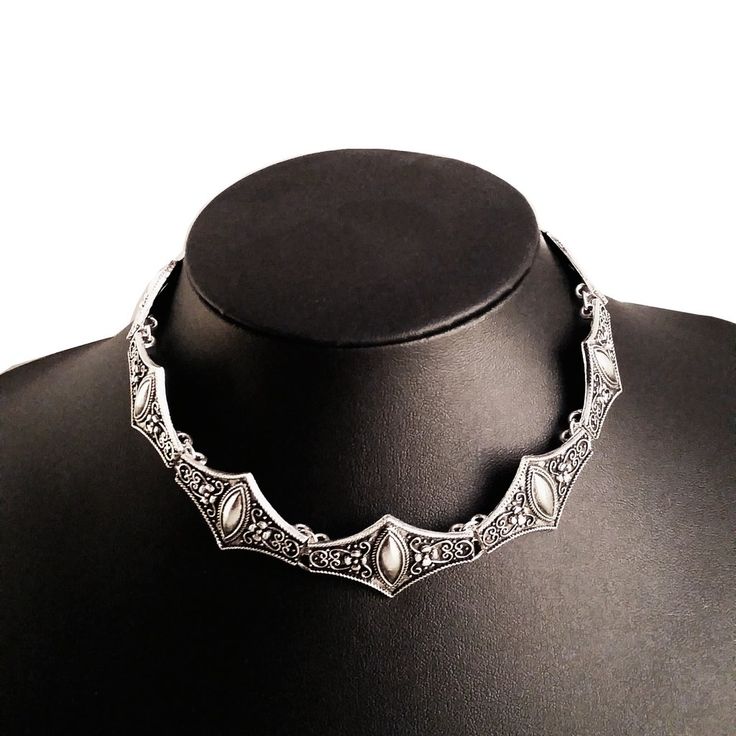 Silver Gothic Victorian Choker Necklace Victorian Choker Necklace, Gothic Fashion Victorian, Victorian Choker, Silver Plates, Choker Necklace Silver, Wiccan Necklace, Found Object Jewelry, Gothic Jewellery, Drawing Help