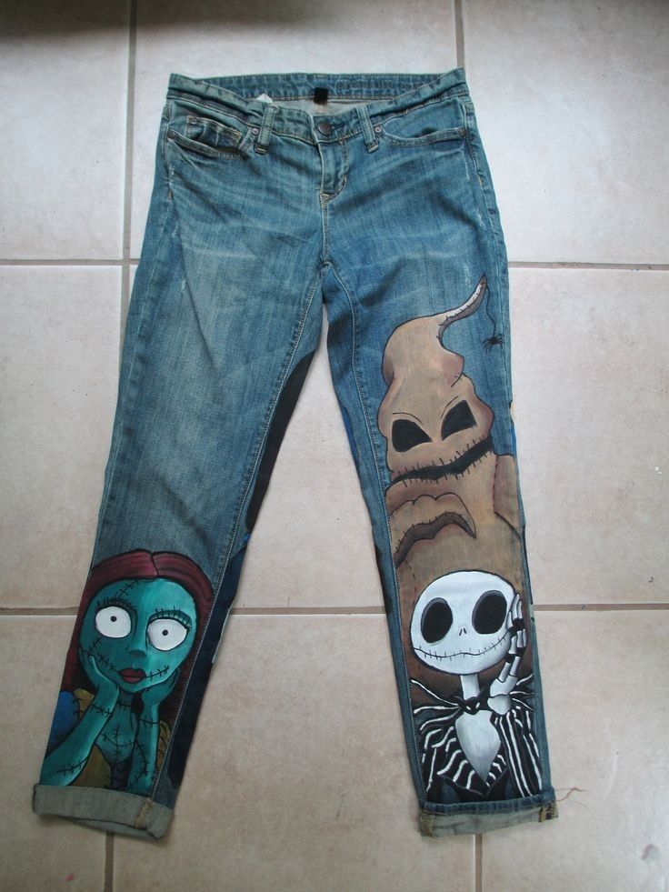 Tim Burton Nightmare Before Christmas, Custom Jeans Diy, Jeans Custom, Geeky Clothes, Painted Clothes Diy, Nerdy Outfits, Vintage Skateboards, Custom Jeans, Painted Jeans