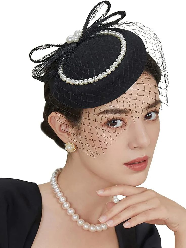 Liza Fascinator with Veil Fascinator With Veil, Women Tea Party, Veil Fascinator, 1940s Hats, Kentucky Derby Fascinator, Veiled Hats, Derby Hats Fascinators, Derby Fascinator, Black Fascinator