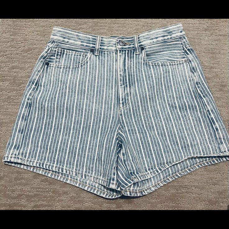 Nwot! American Eagle Pinstripe Midi Length Denim Shorts Inseam Is 5” Waistband Is 14.5 Inches. Rise Is 8”100% Cotton Size 6 Casual Summer Jeans With Vertical Stripes, Casual Vertical Striped Jeans For Summer, Spring Striped High-waisted Jean Shorts, Striped High-waisted Jean Shorts For Summer, Striped Jean Shorts For Spring, Trendy Striped Jean Shorts, Summer Striped High-waisted Jean Shorts, Spring Striped Jean Shorts, Striped Jean Shorts For Summer