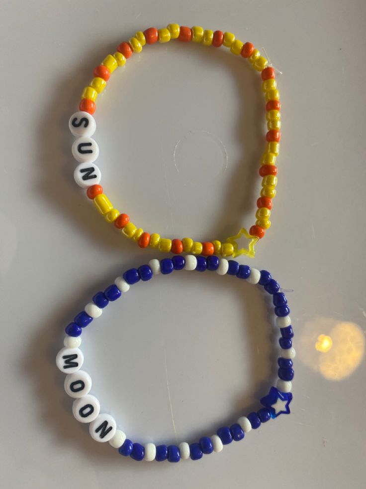 Pony Beaded Bracelet Ideas, Clay Bracelet Matching, Funny Bead Bracelet Words Ideas, Bracelet Ideas Beaded Words Funny, Bracelet Idea Seed Beads, Bff Bracelets For 2 Clay Beads, Bracelet Small Beads, Matching Seed Bead Bracelets, Braclets Ideas Beads