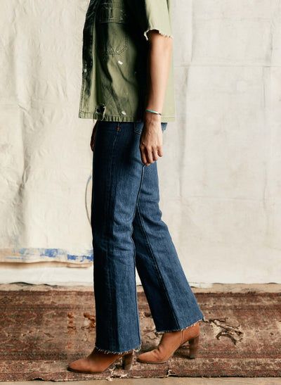 wyatt montrose – imogene + willie Fitted Flare Jeans In Faded Rigid Denim, Fitted Flare Jeans With Frayed Hem In Rigid Denim, Recycled Denim Jeans With Standard Cut For Fall, Recycled Denim Jeans For Fall With Standard Cut, Recycled Denim Jeans For Fall, Dark Wash Pre-washed Jeans For Fall, Relaxed Fit Flare Jeans In Recycled Denim, Everyday Washed Flare Jeans With Cropped Leg, Dark Wash Selvedge Jeans For Fall