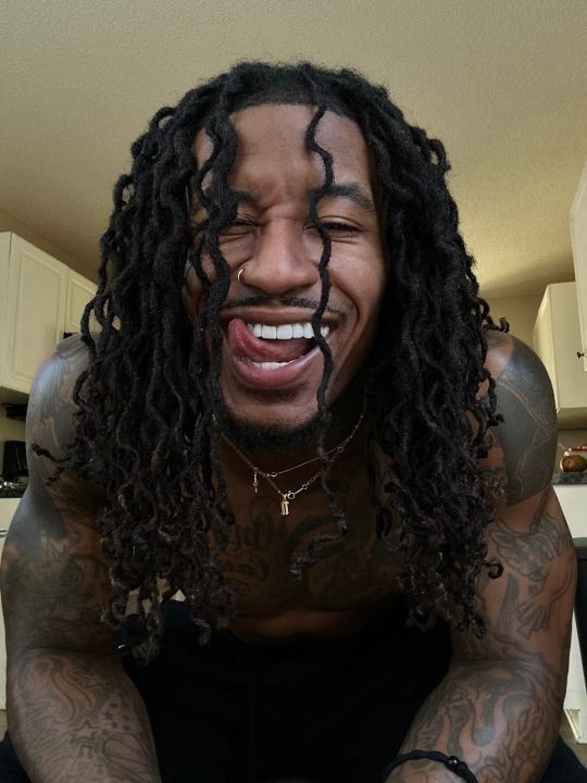 Dreads Styles Black, Men Dread Styles, Memorial Tattoo Ideas, Dread Hairstyles For Men, Mens Dreads, Guys Grooming, Long Dreads, Dreadlock Hairstyles For Men, Dark Skin Men