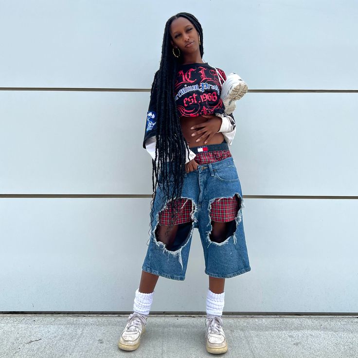 Skirt Streetwear Outfit, Weird Outfits Street Style, Boyish Outfits, Skirt Streetwear, Crazy Outfits, B Fashion, Streetwear Summer, Streetwear Fashion Women, Alternative Outfits