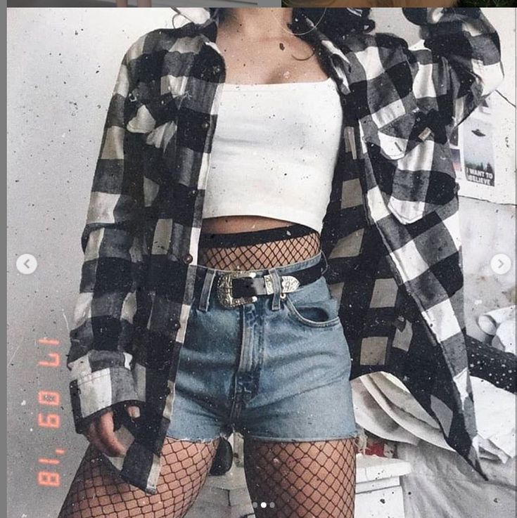 Cassiopeia Black, 90s Lookbook, Grunge Alternative Fashion, Alternative Fashion Punk, Grunge Style Outfits, Punk Ideas, Clothes Grunge, Look Grunge, Outfit Essentials