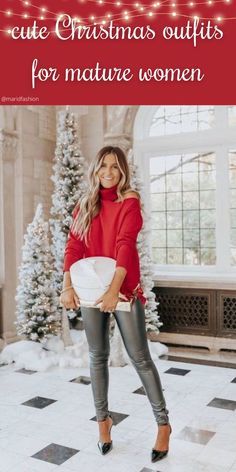 Xmas Women Outfit, Beautiful Christmas Outfits, Christmas Jeans Outfits Women, Comfy Cute Christmas Outfit, Xmas Outfits Women Casual Jeans, Christmas Women Outfits Casual, Christmas Casual Outfit Ideas For Women, Holiday Outfits Jeans, Woman’s Christmas Outfit