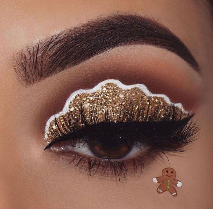 Holiday Eye Makeup, Futuristic Makeup, Xmas Makeup, Christmas Eyeshadow, Deer Makeup, Eyeliner Ideas, Christmas Eye Makeup, Concert Makeup, Peach Eyeshadow