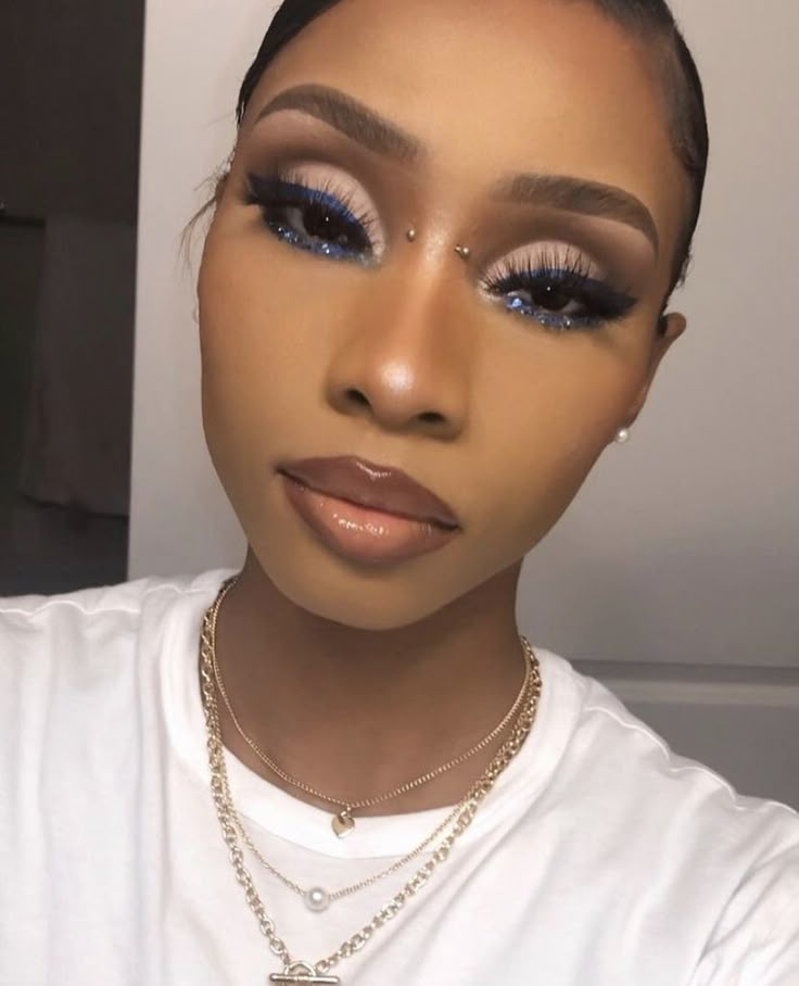 Makeup Looks Lashes, Royal Blue Makeup Looks Black Women, Black Queen Makeup, Makeup Faces, Fierce Makeup, Birthday Glam, Birthday Makeup Looks, Gold Makeup Looks, Face Beat Makeup