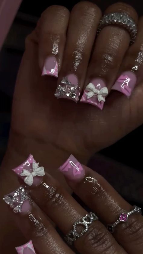 Detailed Nails, Junk Nails, Acrylic Toe Nails, Spoiled Kids, Acrylic Nail Set, Hard Nails, Colored Acrylic Nails, Girly Acrylic Nails, Cute Acrylic Nail Designs